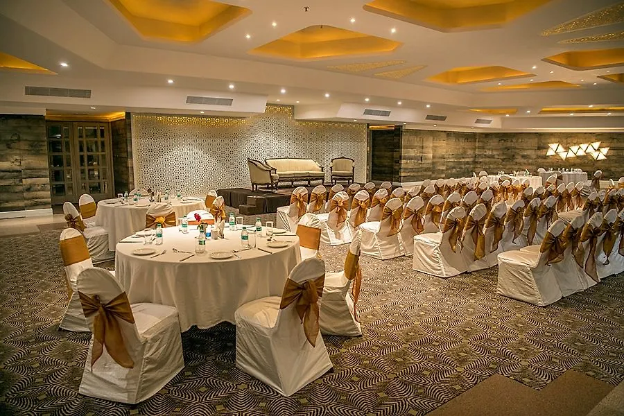 **** Hotell Howard Plaza The Fern, Agra Indien