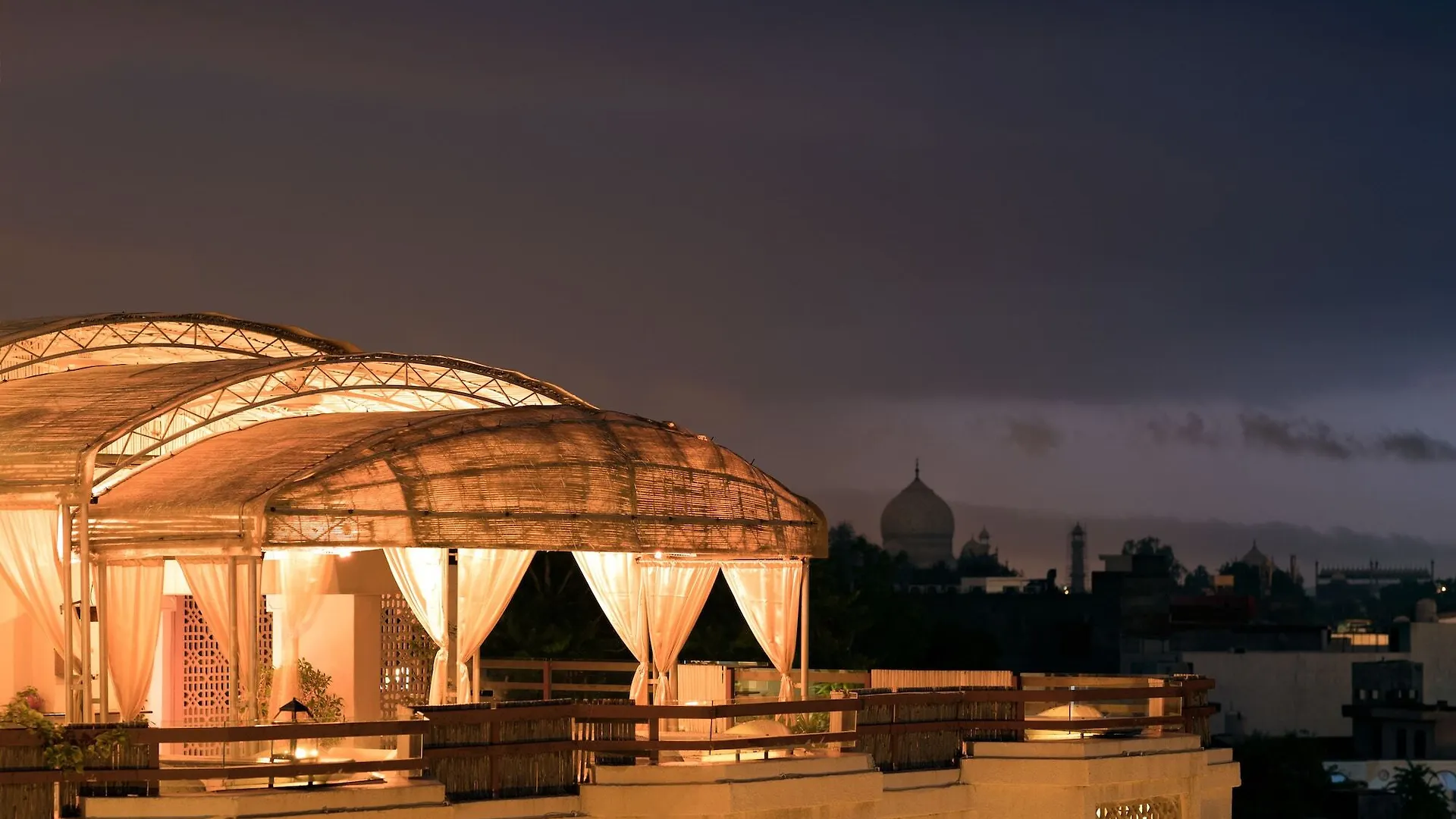 Howard Plaza The Fern, Agra Agra  4*, Agra (Uttar Pradesh)